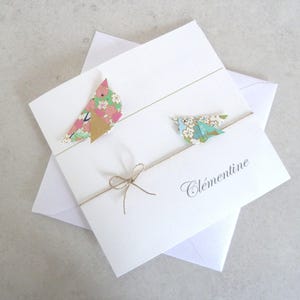 Anuncio de nacimiento original para gemelos, pájaros de origami rosa, verde en papel japonés de alta gama