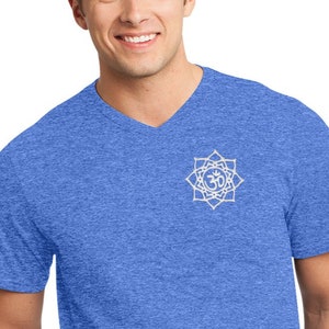 White Lotus OM Patch Pocket Print Men&#39;s Yoga Very Important Tee V-Neck Shirt = WHITELOTUS-PP-DT6500
