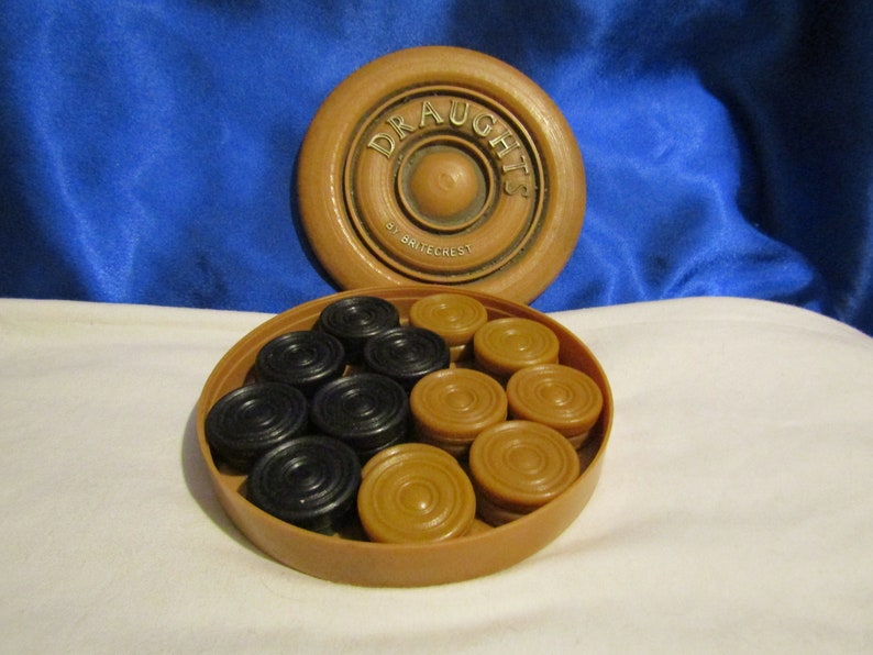Vintage 1960/'s Plastic Draught/'s Container by Britecrest with full set of DraughtCheckers Pieces Inside