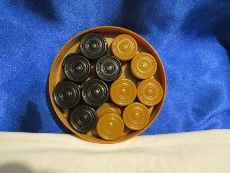 Vintage 1960/'s Plastic Draught/'s Container by Britecrest with full set of DraughtCheckers Pieces Inside