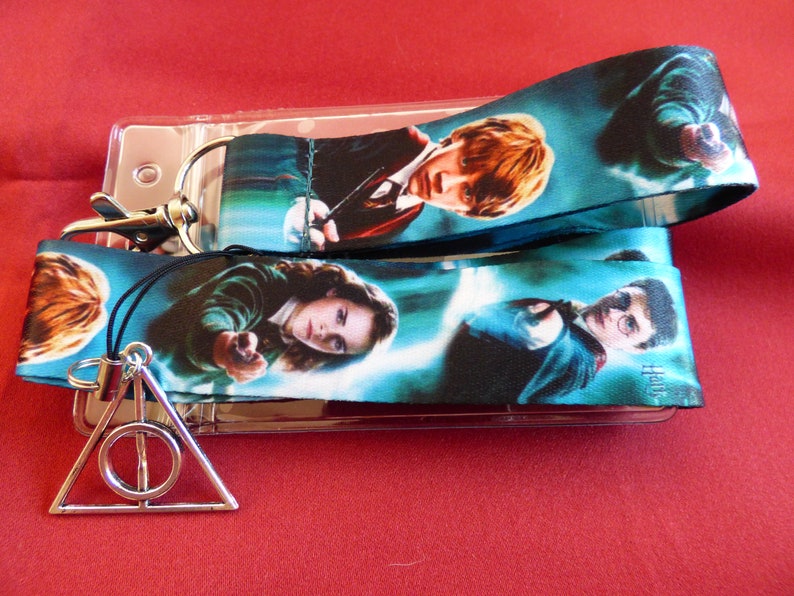 Harry Potter Hogwarts Lanyard with ID Holder /& Charm New