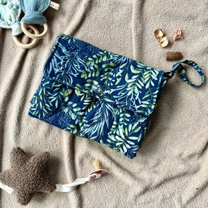 Cambiador portátil azul, Muselina orgánica, Cambiador de viaje, Cambiador de pañales para bebé impermeable y portátil, Regalo botánico para bebé