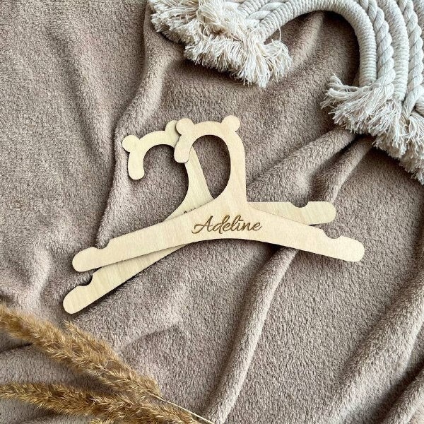 Personalized Baby wood hangers, Kids animal hangers, Custom Baby Clothes Hanger, Hanger with Name or Logo, Personalisierte Kleiderbügel