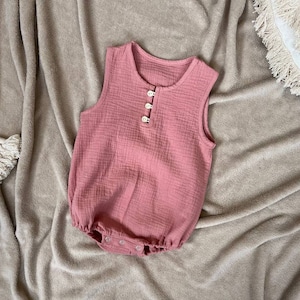 Organic muslin baby Romper - Old pink,  Muslin baby girl clothes, Baby bodysuit, New baby girl gift, Baby girl short sleeve onesie