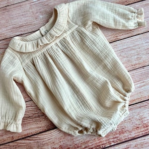 Newborn girl Romper, Long sleeve bodysuit, Organic muslin, Infant Baby outfit, Fashion Baby Clothing, New baby girl Christmas gift