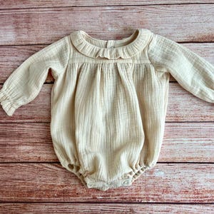 Newborn girl Romper, Long sleeve bodysuit, Organic muslin, Infant Baby outfit, Fashion Baby Clothing, New baby girl Christmas gift