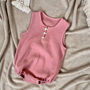 Organic Muslin Baby Romper – Newborn Summer Outfit – Sleeveless Bodysuit – Unisex Baby Clothes – Infant Gift – Baby Girl Clothing
