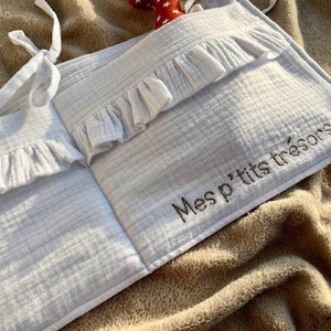 Personalized Crib organizer with name, Organic muslin Baby bed pocket, Nursery Storage pocket, 12 colors available, Newborn Gift Idea