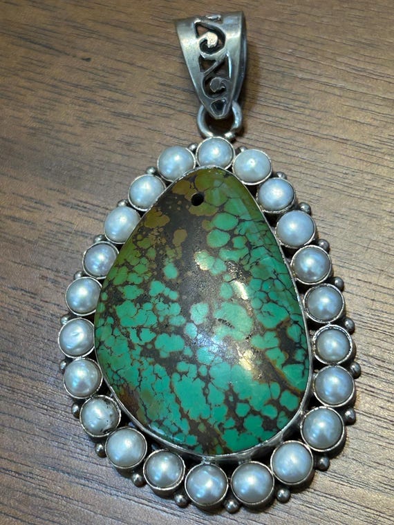 Beautiful Southwestern style turquoise and  pearl… - image 1