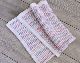 Join the Dots Baby Blanket Knitting Pattern - A slip stitch baby blanket knitted with two colours of DK weight yarn.