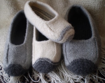 Felted Slipper Pattern, Duffers - Revisited   -   A felted slipper knitting pattern in multiple sizes and widths, Seamless Felted Slippers