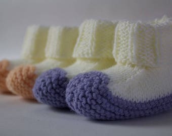 Booties and Hat Knitting Pattern. Three sizes from Newborn to 12 months. DK yarn.