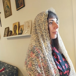 BIg Triangular lace veil to attend Holy Catholic Mass, chapel veil various colours and patterns