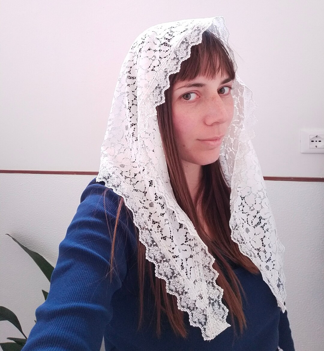 Velo muliebre triangolare per Messa cattolica in pizzo vari colori