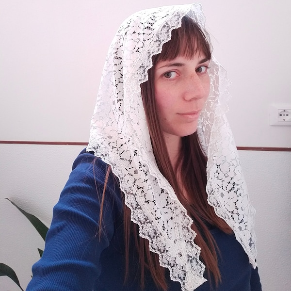 Triangular lace veil to attend Holy Catholic Mass, chapel veil various patterns and colours