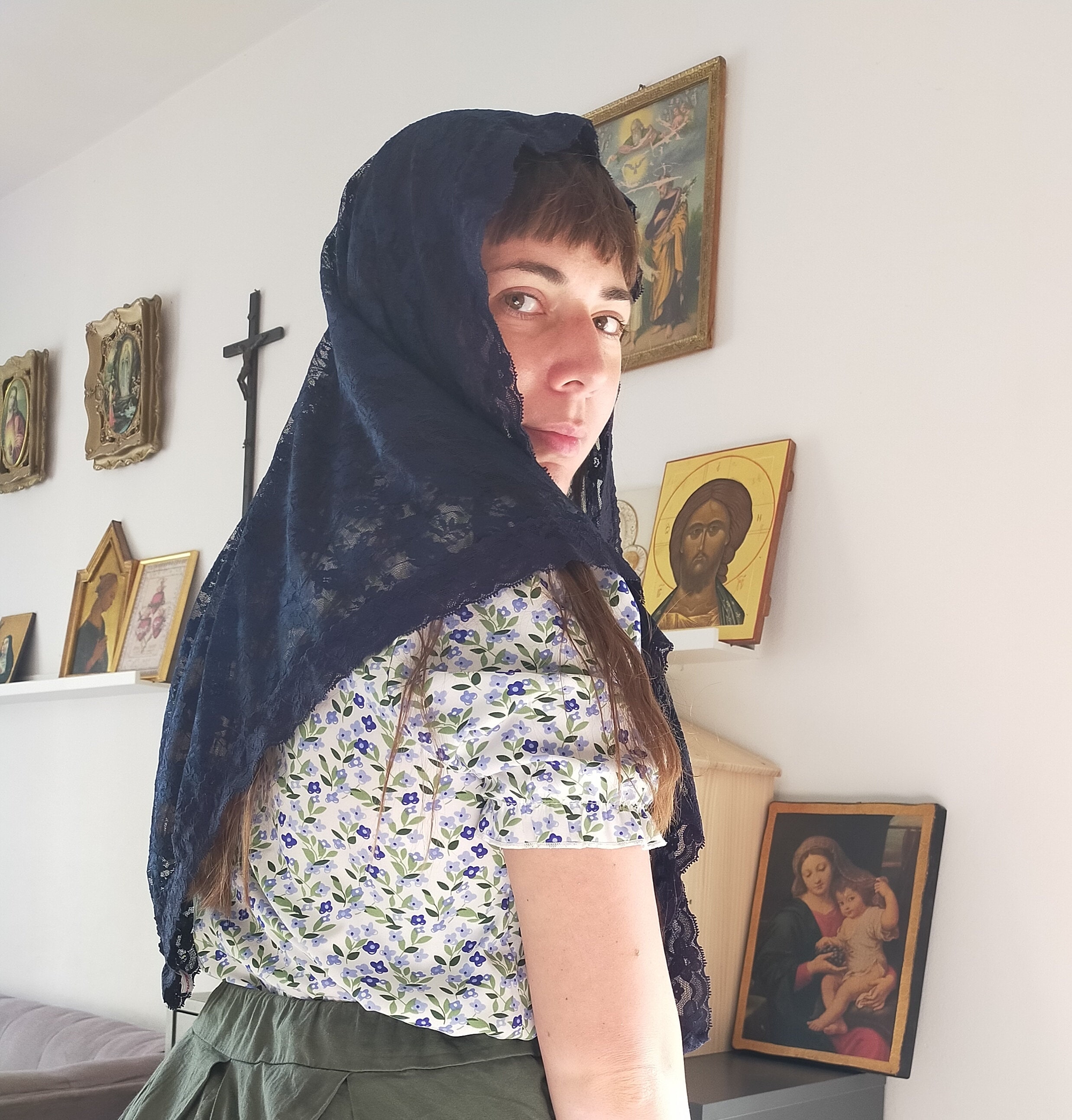 Catholic lace chapel veil "Regina Sacratissimi Rosarii" various sizes