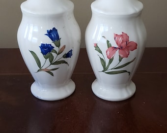 Noritake Summer Estate Porcelain Salt Pepper Shakers Floral Ireland