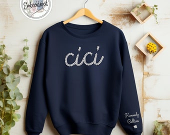 Individuell besticktes Sweatshirt | Mama Sweatshirt | Kindernamen auf Hülle | Tolles Sweatshirt für die Oma | Personalisiert mit Name des Kindes auf dem Ärmel