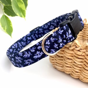Lilac Leaves on Navy Blue Dog Collar, Lavender Pastel Puppy Collar, Navy Dog Collar with Lilac Flowers, Optional Lead