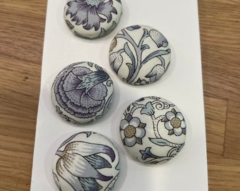 Boutons faits main en tissu Liberty