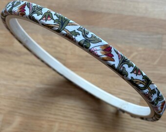 Fabric covered embroidery hoop. 6inches in a William Morris fabric
