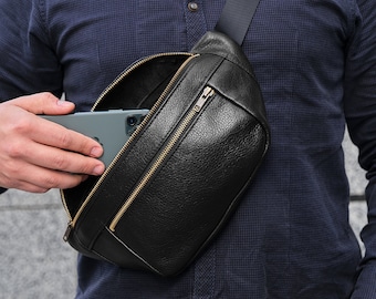 Leather Fannypack Crossbody in Black / all leather lining Bum bag / minimalist Leather Waist pack / Chest pouch /3 pockets, brass YKK zipper