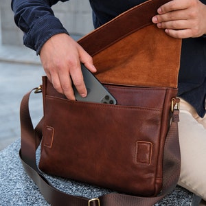 Sacoche pour ordinateur portable en cuir marron clair, sacoche pour ordinateur portable en cuir personnalisée | Cadeau monogrammé pour garçons d'honneur | Porte-documents homme