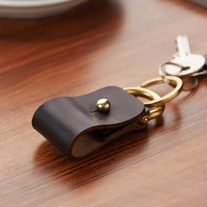 Porte-clés Horween en cuir noir / Cousu main avec serrure à vis en laiton massif / petit et esthétique / Porte-clés pour voiture et clés