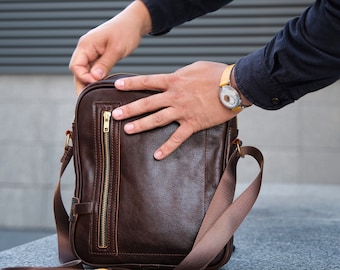 Sac vertical à bandoulière en cuir marron, Sac à bandoulière A5 en cuir pour homme | Cadeau garçon d'honneur | Tenue décontractée quotidienne