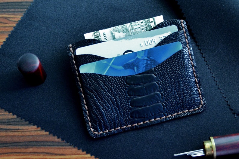 Porte-cartes en cuir d'autruche Porte-cartes à poche avant avec 3 emplacements Cuir pattes d'autruche noir portefeuille mince minimaliste image 1