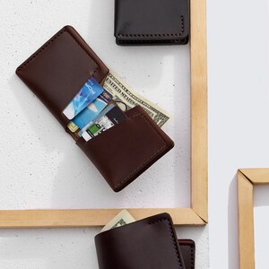 Cartera Horween en piel Chromexcel Marrón / Bifold fabricada en una sola pieza de piel / para hasta 16 tarjetas y efectivo / hecha a mano Arpa imagen 9