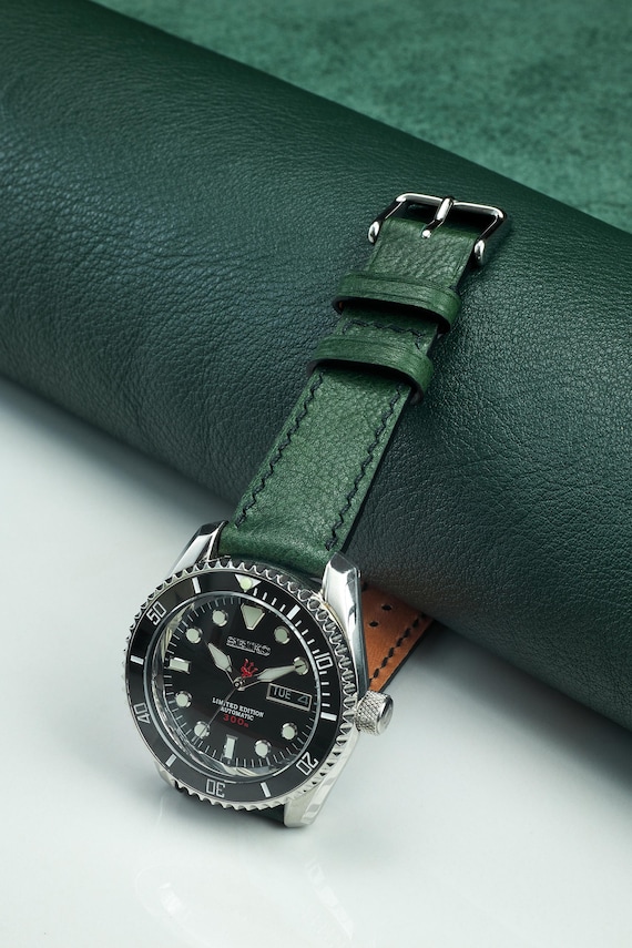 Bracelet De Montre Vintage En Cuir Vert Clair 16mm – Fabriqué En France Années 60