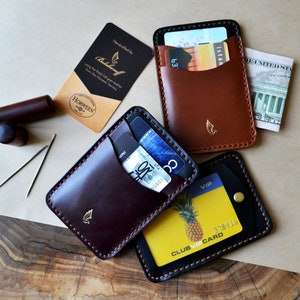 Porta tessere in pelle Horween bordeaux con scomparto per contanti/finestra porta tessere, con scomparto per contanti e tessere di plastica/porta tessere personalizzato