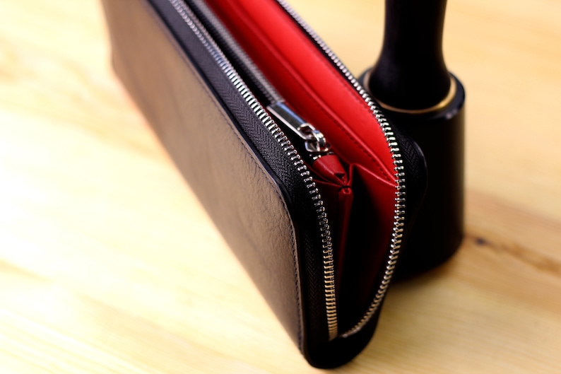 Cartera larga con cremallera negra con interior de cuero rojo / Cosida a mano / cartera elegante y espaciosa para tarjetas, efectivo, teléfono, monedas, papeles imagen 8