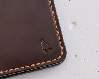 ホーウィン・クロムエクセルレザーを使用したブラウンの二つ折り財布