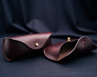 Glasses Case made from Horween Chromexcel Leather  / Eyewear Sleeve / Sunglasses Cover in Chromexcel Burgundy, Ciel