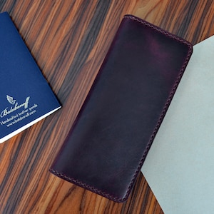 Cartera de viaje en piel Borgoña Horween con interior de coñac / funda cartera larga / organizador