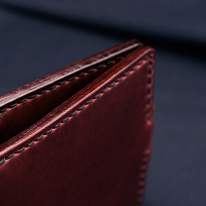 Cartera de cuero para hombre Horween Chromexcel burdeos, con o sin cierre a presión / Monedero delgado con bolsillo para tarjetas y monedas / Bifold monogramado, Archer imagen 6