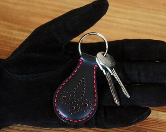 Key fob Horween Chromexcel leather in Black with Brogue pattern