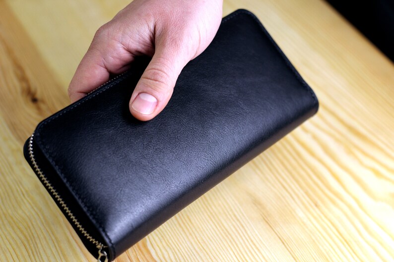 Cartera larga con cremallera negra con interior de cuero rojo / Cosida a mano / cartera elegante y espaciosa para tarjetas, efectivo, teléfono, monedas, papeles imagen 2