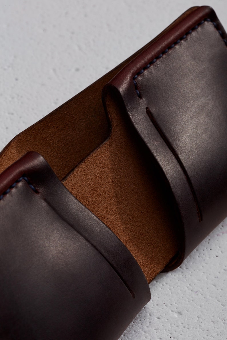 Cartera de piel Horween en Chromexcel burdeos / Billetera plegable para hombre, regalo para él / Cartera minimalista elaborada a partir de una sola pieza de piel Arpa imagen 8