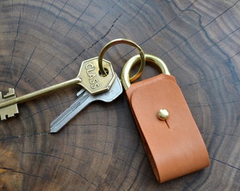 Horween Leather key fob in Veg tanned leather | Natural full grain leather keychain with solid brass | patina fob accessory \ small snap key