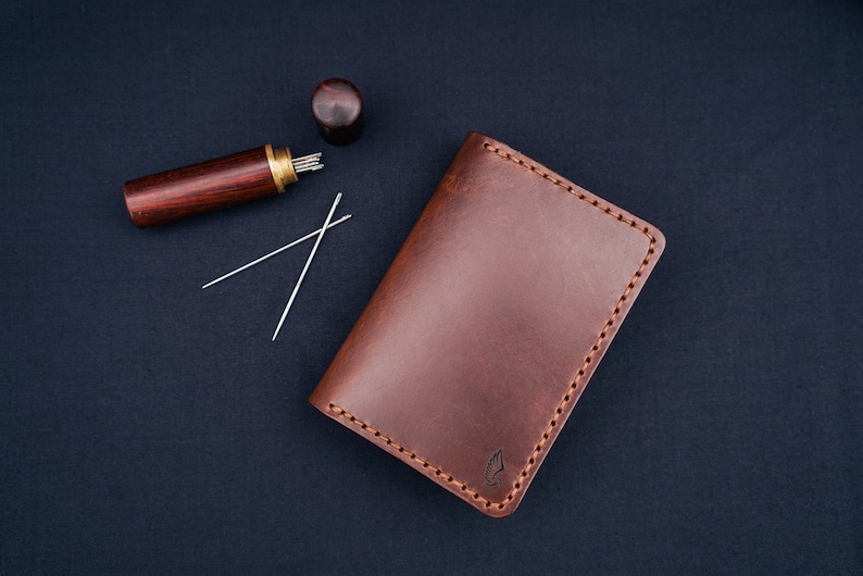 Credit card case in Bown Horween leather / Wallet, business card, purse in Chocolate brown Horween Chromexcel leather, Kaleo image 3