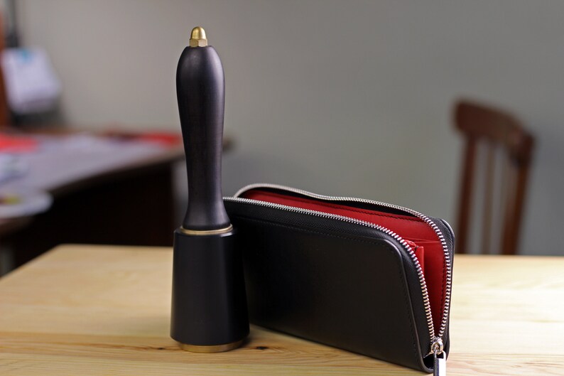 Cartera larga con cremallera negra con interior de cuero rojo / Cosida a mano / cartera elegante y espaciosa para tarjetas, efectivo, teléfono, monedas, papeles imagen 7