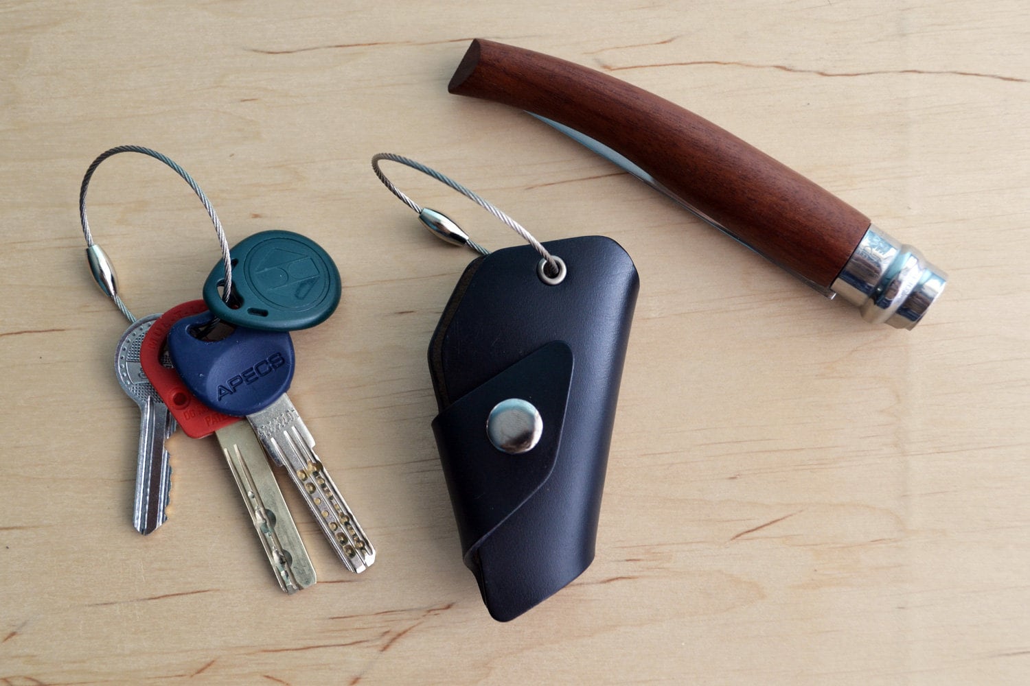 Men's Leather Key Holder for up to 8 Keys | Black Horween Men's Leather Key Holder for up to 8 Keys | Black Horween