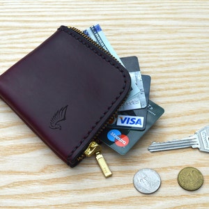 Cartera con cremallera en piel Chromexcel burdeos de Horween / Delgada y mini