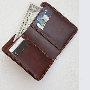 Cartera Horween de piel Chromexcel negra, marrón o burdeos / Cartera plegable para hombre, regalo para él / Grande y espaciosa, no gruesa, artesanal y elegante