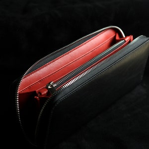 Cartera larga con cremallera negra con interior de cuero rojo / Cosida a mano / cartera elegante y espaciosa para tarjetas, efectivo, teléfono, monedas, papeles imagen 4