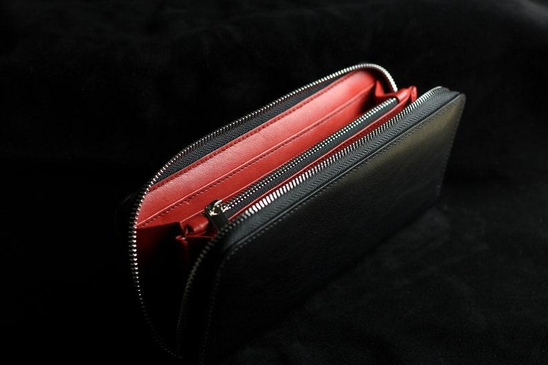 Cartera larga con cremallera negra con interior de cuero rojo / Cosida a mano / cartera elegante y espaciosa para tarjetas, efectivo, teléfono, monedas, papeles imagen 4