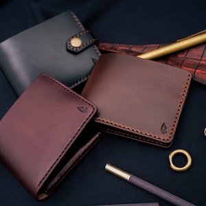 Cartera de cuero para hombre Horween Chromexcel burdeos, con o sin cierre a presión / Monedero delgado con bolsillo para tarjetas y monedas / Bifold monogramado, Archer imagen 7